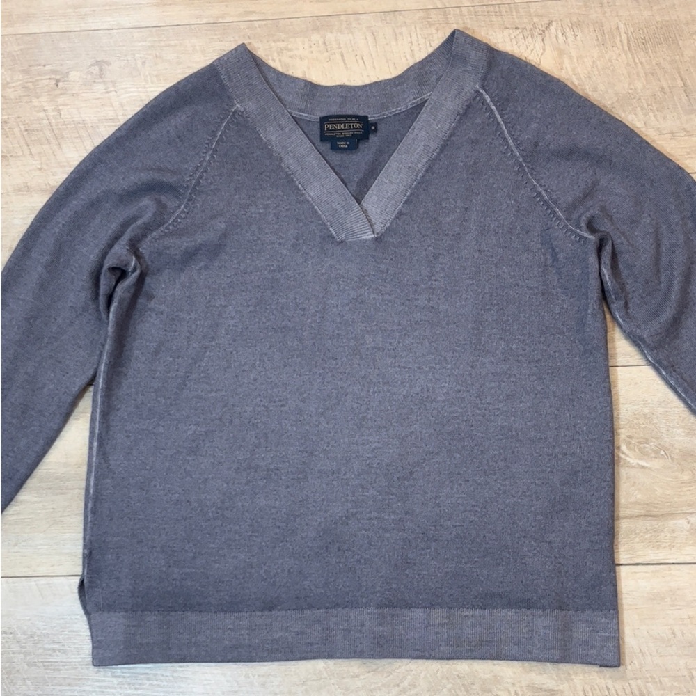 Pendleton Women's 100% Merino Wool V- neck Sweater Size Small - Picture 3 of 7